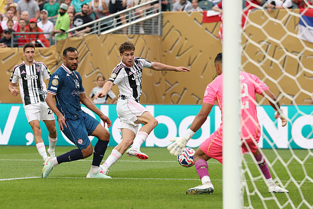 7 con số ấn tượng đằng sau chiến thắng của Juventus