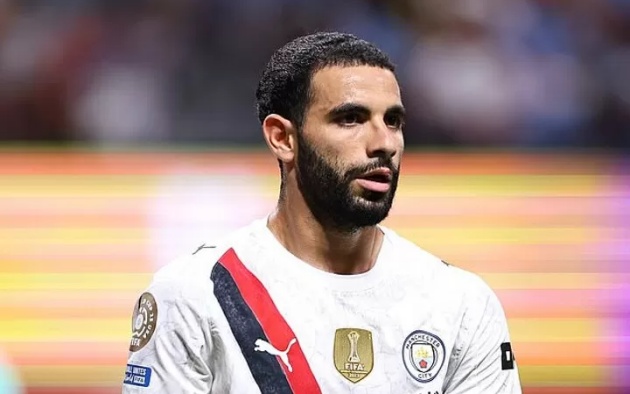 Ait-Nouri ra mắt bùng nổ, fan Man City phát cuồng