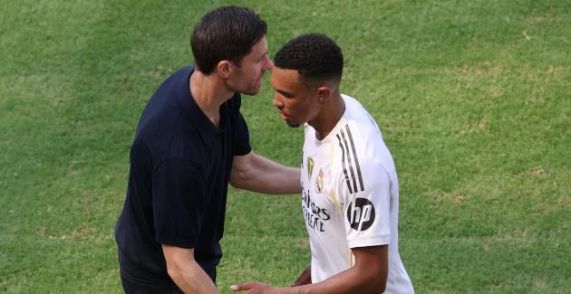 Alonso trao quyền tự do, Trent Alexander-Arnold lập tức bùng nổ