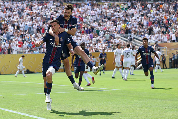 Barcelona học được gì từ trận PSG 4-0 Real Madrid?