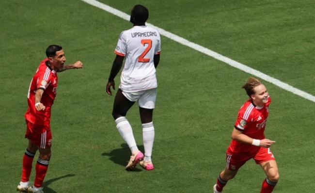 Benfica 1-0 Bayern: Schjelderup tỏa sáng; Hùm xám bế tắc