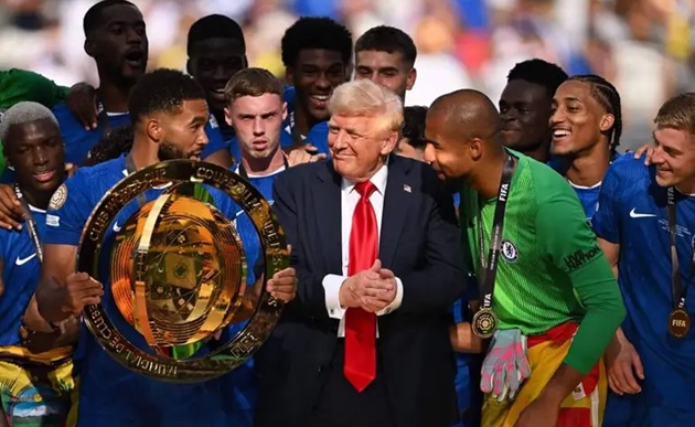 Chelsea đăng quang thế giới trong một giải đấu kỳ lạ và gây tranh cãi