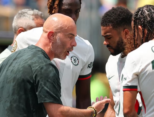 Chelsea rối loạn tuyến giữa, Maresca đau đầu vì thừa tiền vệ