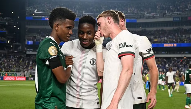 Estevao Willian tỏa sáng trước Chelsea, Palmer ca ngợi đồng đội tương lai