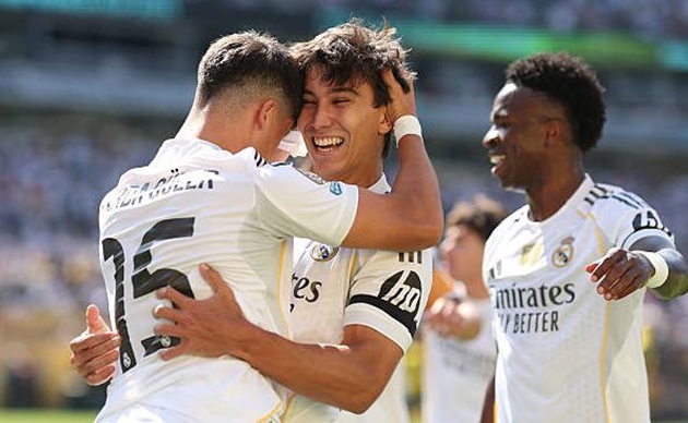 Garcia tiếp tục tỏa sáng, Real hạ Dortmund trong trận cầu kịch tính