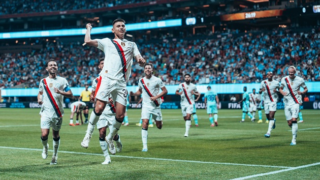 Guardiola khen ngợi Ait-Nouri và Echeverri sau chiến thắng 6-0