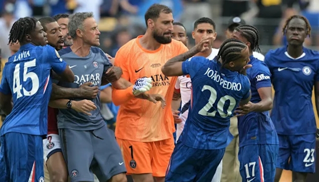 Hành hung Joao Pedro, Luis Enrique đối mặt án phạt nặng từ FIFA