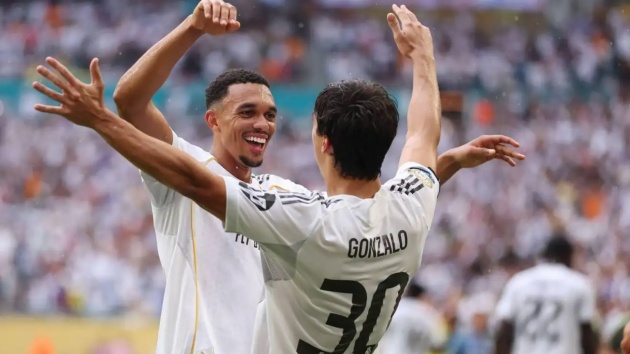 Lời chào của Trent Alexander-Arnold!