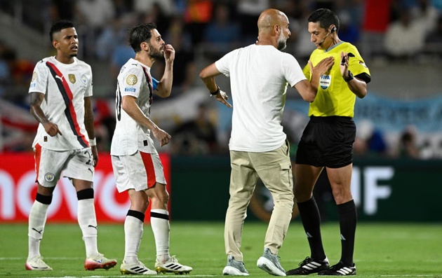 Man City bị loại, Pep thừa nhận học trò “thiếu sắc bén”