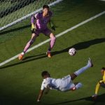 Mbappe đạt mốc 44 bàn bằng siêu phẩm, lập kỷ lục ghi bàn đáng nể