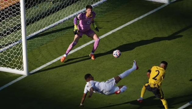 Mbappe đạt mốc 44 bàn bằng siêu phẩm, lập kỷ lục ghi bàn đáng nể