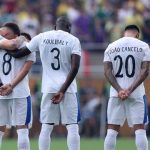 Nhớ Jota, Cancelo và Neves bật khóc nức nở ngay trên sân