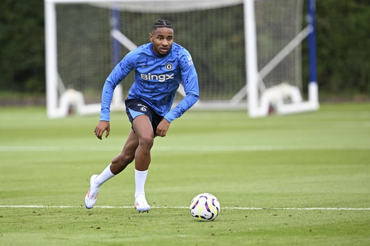 Nkunku được Maresca thử thách ở vị trí tiền vệ phòng ngự