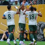 Pedro lập cú đúp, nói Chelsea trả tiền để ghi bàn