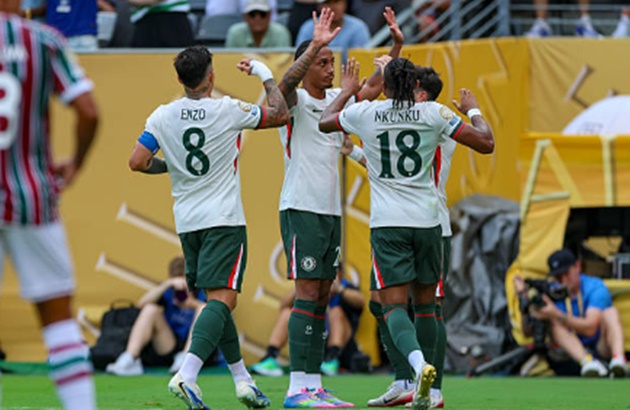 Pedro lập cú đúp, nói Chelsea trả tiền để ghi bàn