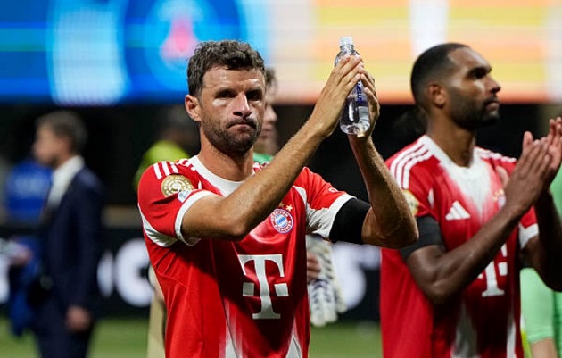 Sau 25 năm cống hiến, Muller ra sân trận cuối trong màu áo Bayern
