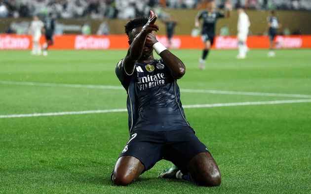 Vinicius thăng hoa, Real Madrid đè bẹp Salzburg 3-0