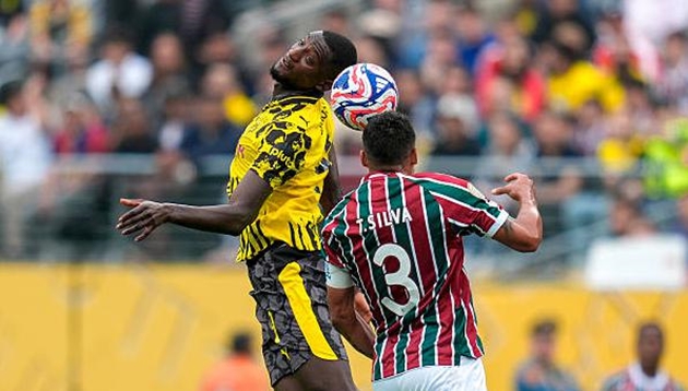 Fluminense và Dortmund cầm chân nhau trong trận cầu của những thủ môn