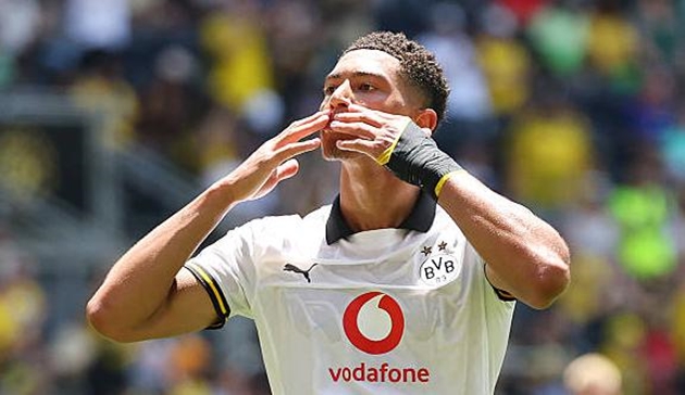 Ghi bàn cho Dortmund, Jobe Bellingham gây chú ý với màn ăn mừng y hệt anh trai