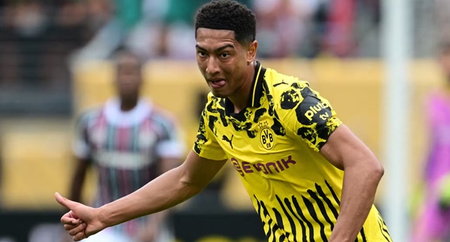 Jobe Bellingham chơi ra sao trong trận ra mắt Borussia Dortmund?