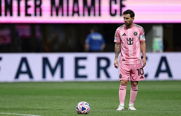 Messi biến đá phạt thành vũ khí hủy diệt