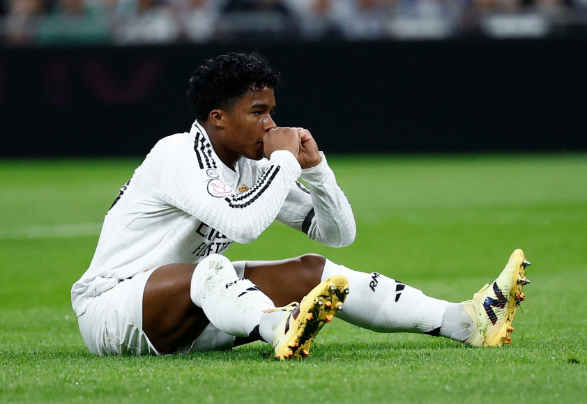 Real Madrid bất ngờ ngăn cản tiền đạo ra đi