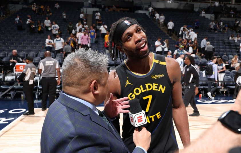 Curry chấn thương, Golden State Warriors vẫn đại thắng ở bán kết NBA Playoffs 2025