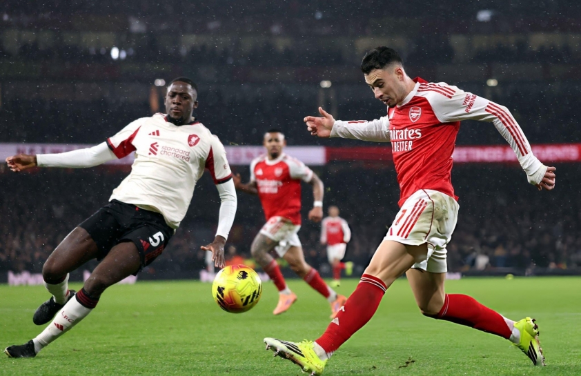 Hòa Liverpool, Arsenal lỡ cơ hội gia tăng cách biệt