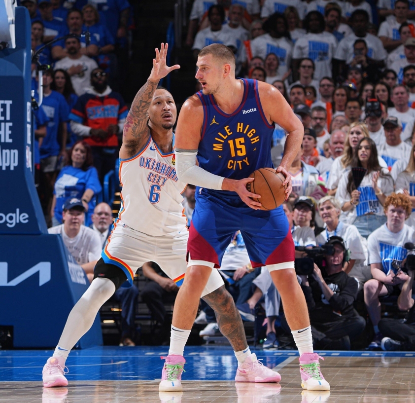 Sao bóng rổ gốc Việt làm nên lịch sử ở NBA