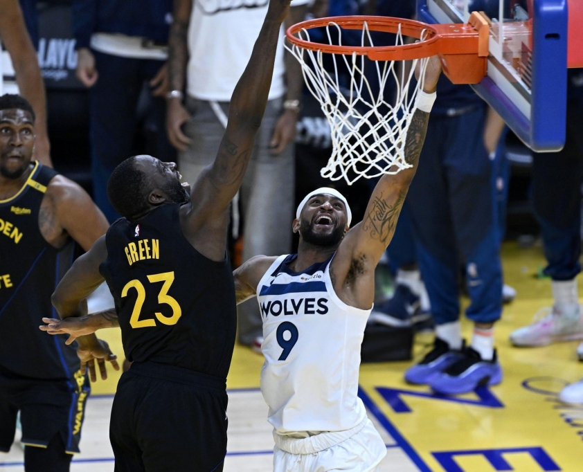 Stephen Curry tiếp tục ngồi ngoài, Golden State Warriors nguy cơ đi ‘nghỉ mát’ sớm